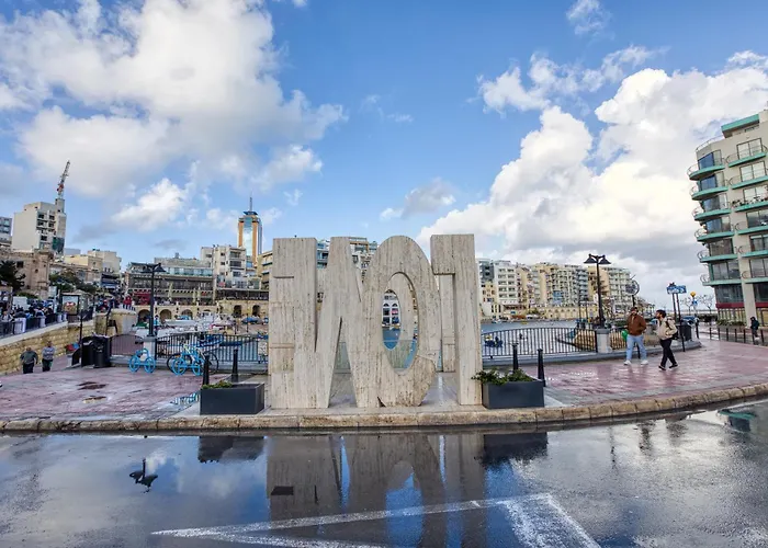 St Julian's * San Ġiljan