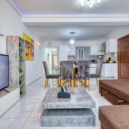Apartamento Walk To Seafront - 2 Bedroom Suite In St Julian'S