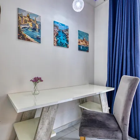 Walk To Seafront - 2 Bedroom Suite In St Julian'S San Julián
