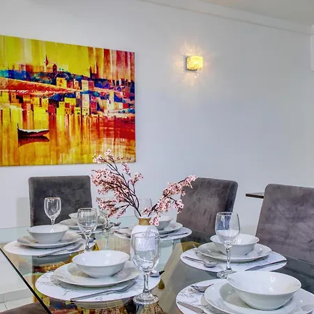 Walk To Seafront - 2 Bedroom In St Julian's Apartamento *