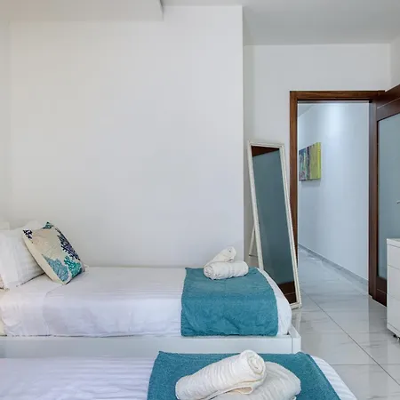 Walk To Seafront - 2 Bedroom In St Julian's Apartamento