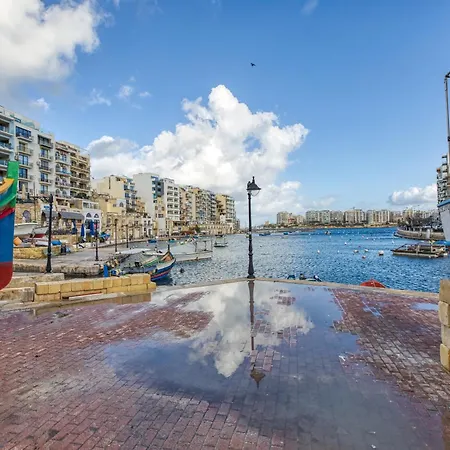 Walk To Seafront - 2 Bedroom In St Julian's *