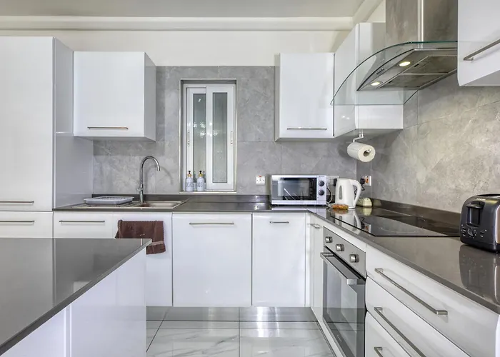 St Julian's Apartment *